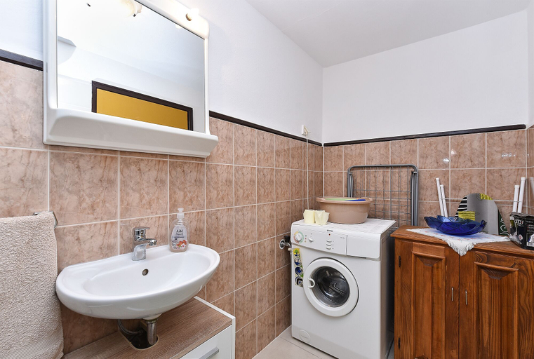 Bathroom 3, House 1009, Svetvinčenat