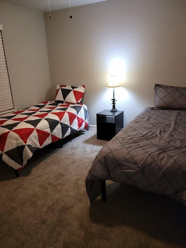 Bedroom 4, Cute And Cozy Hostel, Houston