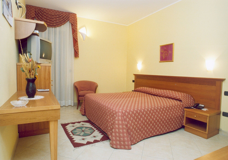 Bedroom 2, Hotel Costa d'Oro, Lecce