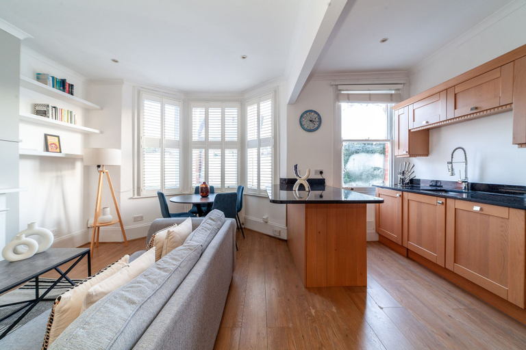 Others 5, The Richmond Apartments, London