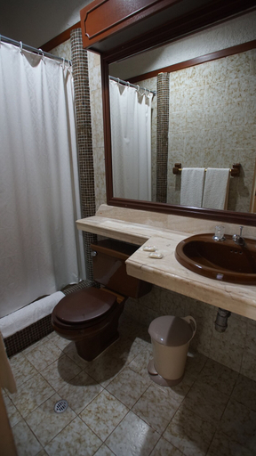Bathroom 4, Hotel Bachue Girardot, Girardot