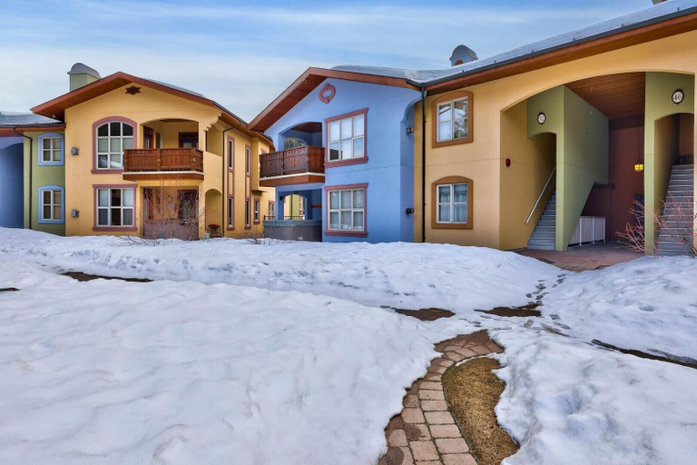 Exterior 5, Crystal Forest #51 2 Bedroom Condo, Thompson-Nicola