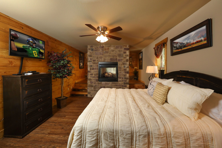 Bedroom 3, Misty Mountainside - Two Bedroom Chalet, Sevier