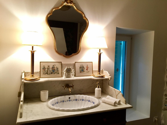 Bathroom 21