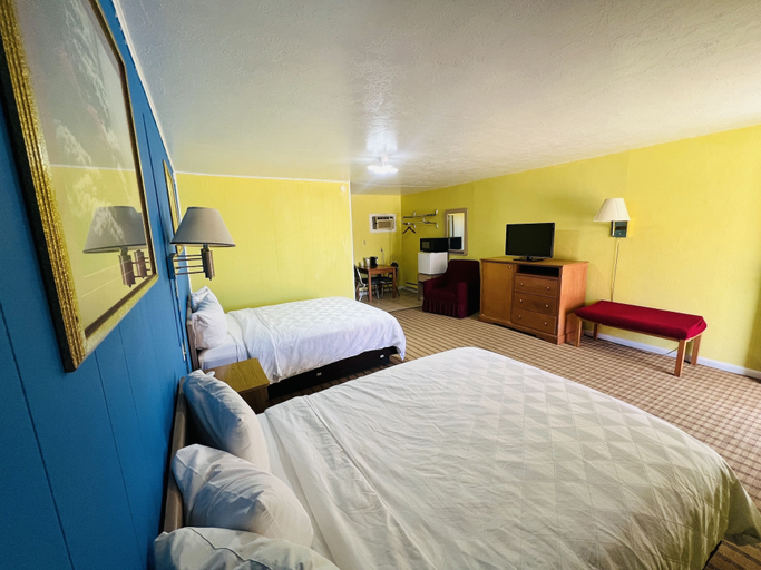 Bedroom 4, Crown Inn, Colfax
