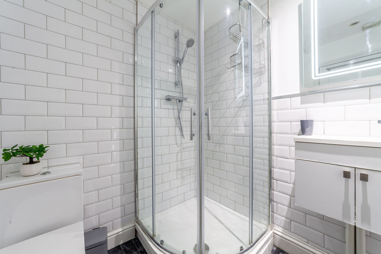 Bathroom 4, The Richmond Apartments, London
