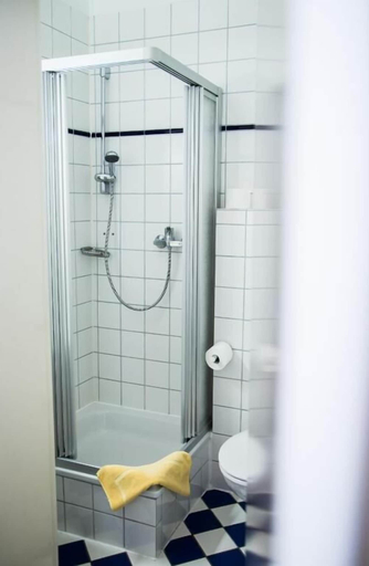Bathroom 5, Hotel Am Rathaus, Heidelberg