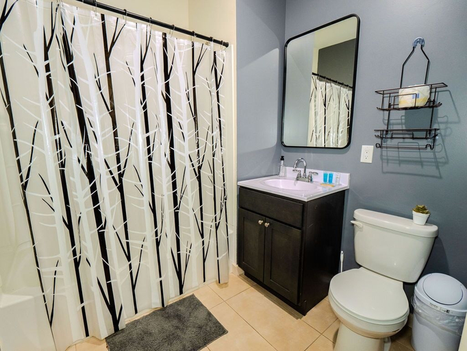 Bathroom 3, Columbus Hotel, Orange