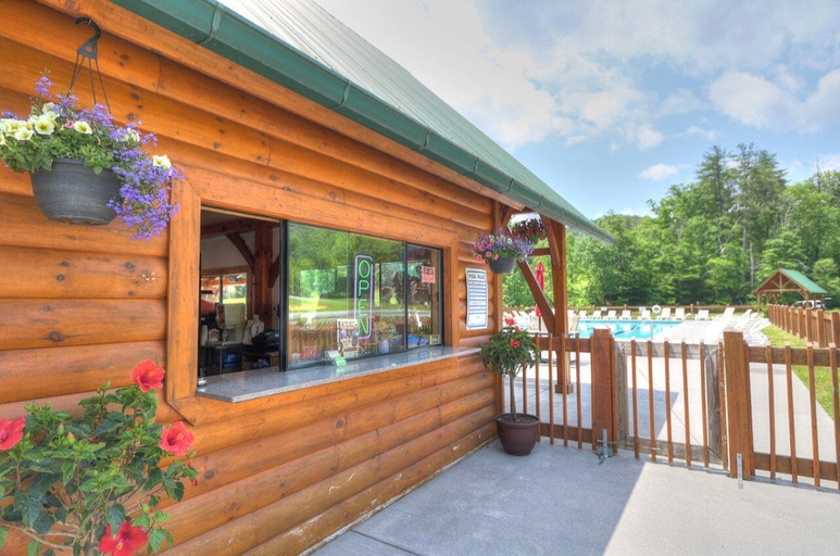 Exterior & Views 2, Bearmont Lodge, Sevier