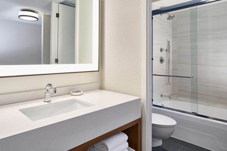 Bathroom 5, OUTRIGGER Kona Resort & Spa, Hawaii