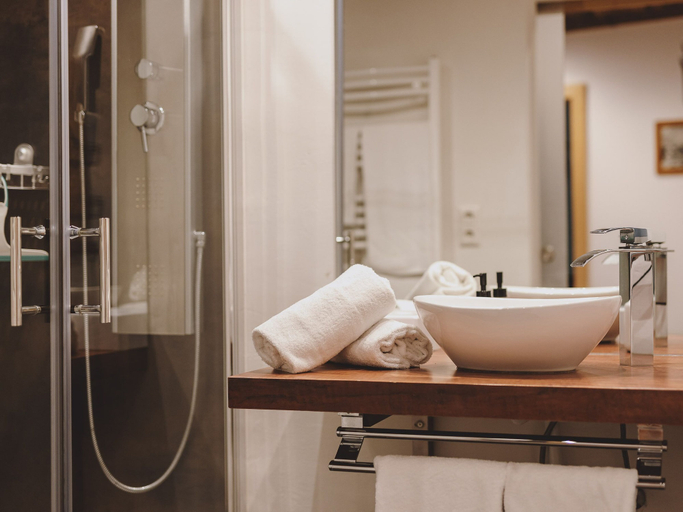Bathroom 3, Lakeside Appartement Plattner by we rent, Zell am See