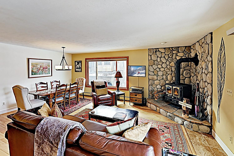 Others 4, Quaint Mountain Condo, Summit