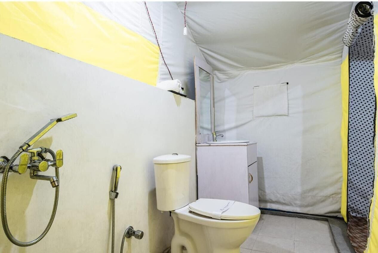 Bathroom, Tyakshi Eco Village, Leh