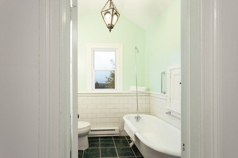 Bathroom 3, Elliot by Avantstay Historic Character Home in Great Location!, Ulster
