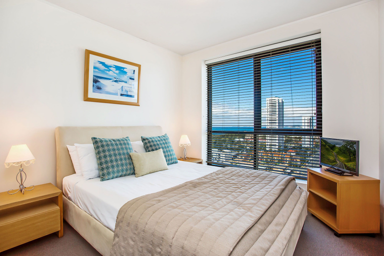 Bedroom 3, Mantra Broadbeach on the Park, Gold Coast