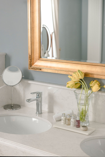 Bathroom 4, Noble Suites, Attica