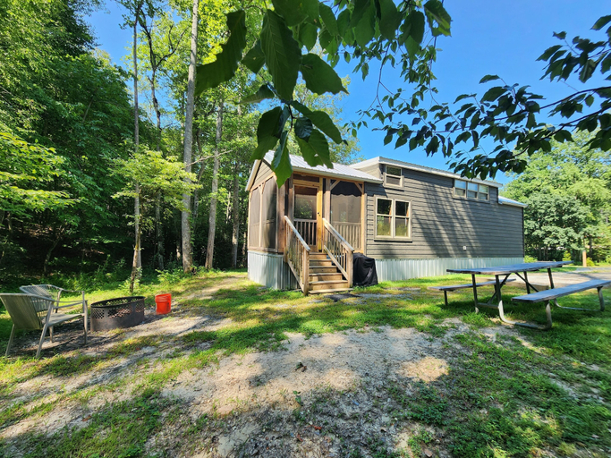 Exterior & Views 2, Emberglow Outdoor Resort, Polk