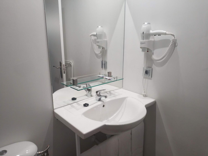 Bathroom 3, Apartamentos Hi Apartaments Santander 3000, Cantabria