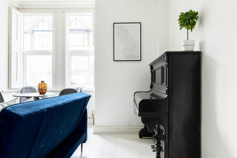 Others 5, Modern Apartment in Walthamstow, London