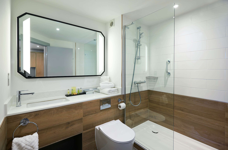 Bathroom 4, Hilton London Croydon, London