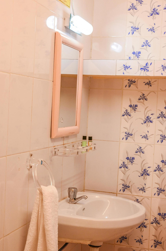 Bathroom 3, Kanchan's Nest Homestay, South Andaman
