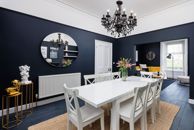 Others 5, Luxurious 4 Bed House - Sleeps 8, Plymouth