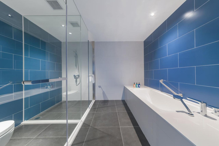 Bathroom 5, Holiday Inn Express BEIJING SHIJINGSHAN LAKEVIEW by IHG, Beijing