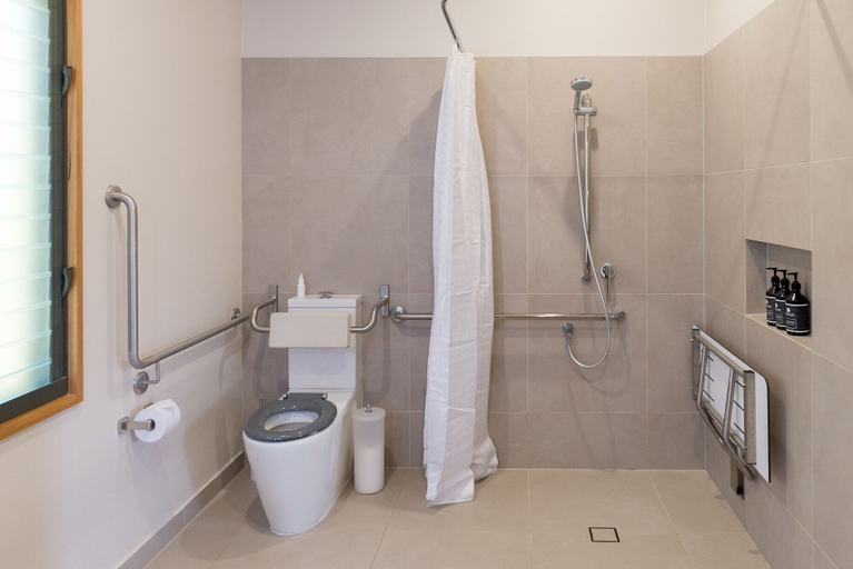 Bathroom 4, Elements of Byron, Byron