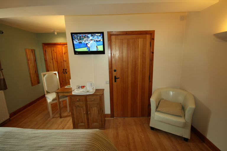 Bedroom 2, Upper Neatham Mill, Hampshire
