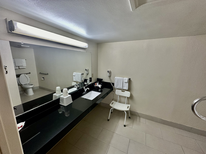 Bathroom 5, Super 8 By Wyndham Athens Tx, Henderson