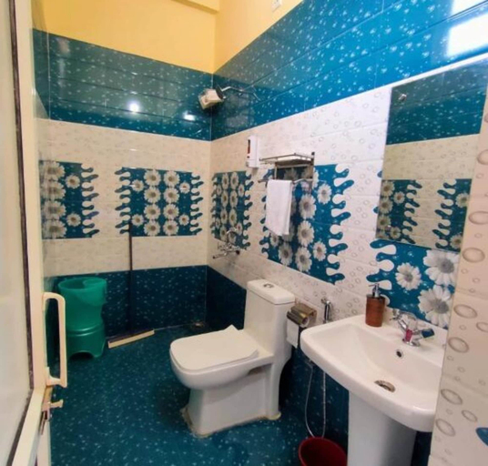 Bathroom 3, Goroomgo Morning Moon Bhimtal, Nainital
