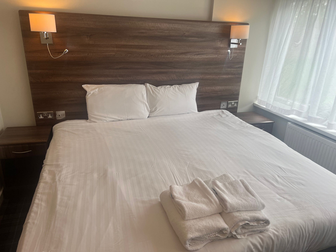 Bedroom 4, Riverside Hotel, Warwickshire