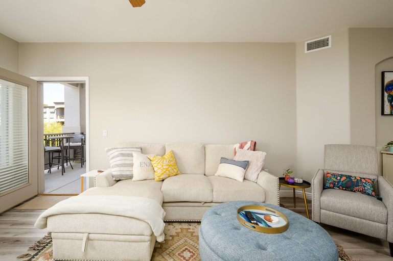 Living area 5, Villa Desert Ridge 2 Bedroom Condo by RedAwning, Maricopa