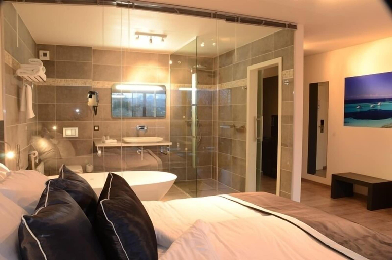 Bedroom 4, Abalona Hotel & Apartments, Oost-Vlaanderen