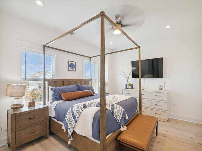 Bedroom 3, Captain's Quarters, Galveston