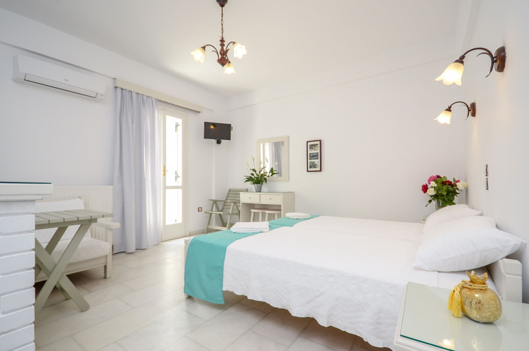 Bedroom 2, Lygdamis Hotel, South Aegean