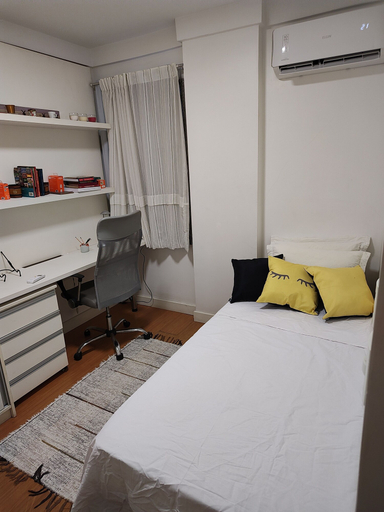Bedroom 4, Hostel for One: quarto e banheiro privativos, Vitoria