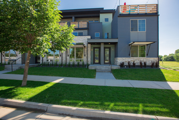 Exterior & Views 2, Swanky Townhome Near Old Town, Breweries and River, Larimer