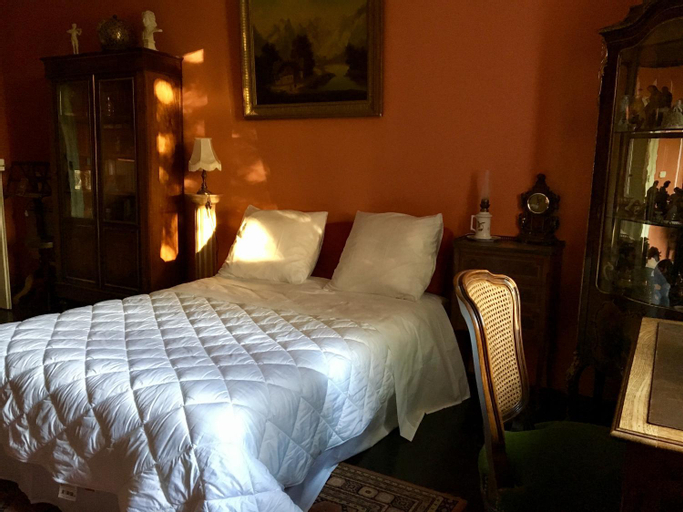 Bedroom 25