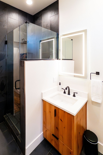 Bathroom 3, Horsefeathers Hotel, Hood River