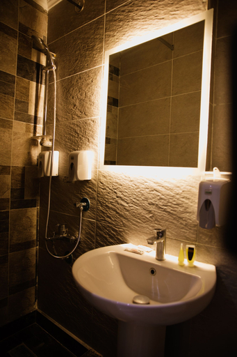 Bathroom 3, Tourist Palace Hotel, 'Abdin