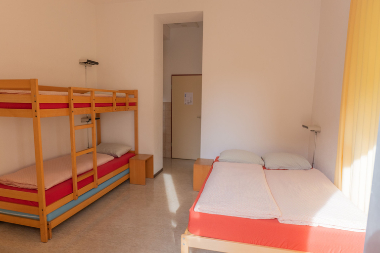 Bedroom 3, Youth Hostel Locarno, Locarno