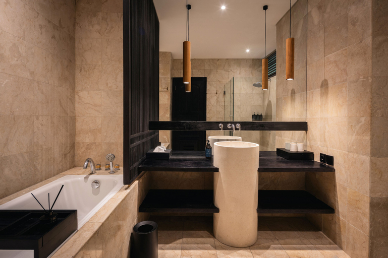 Bathroom 16