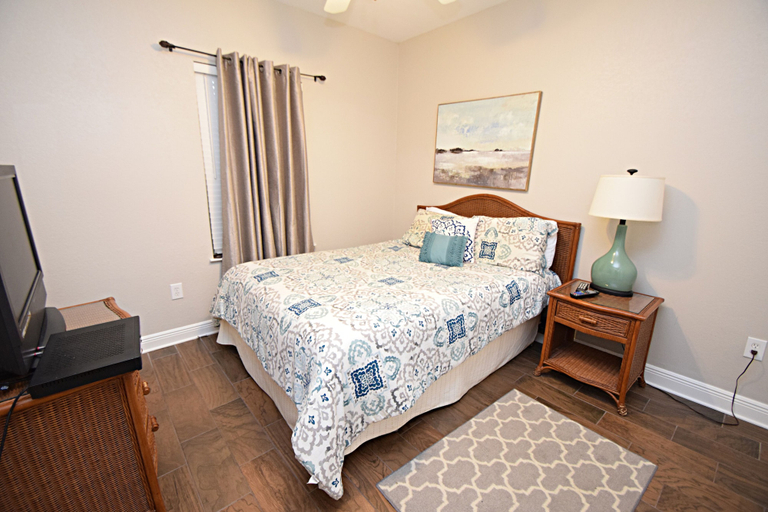 Bedroom 4, Crystal Tower, Baldwin