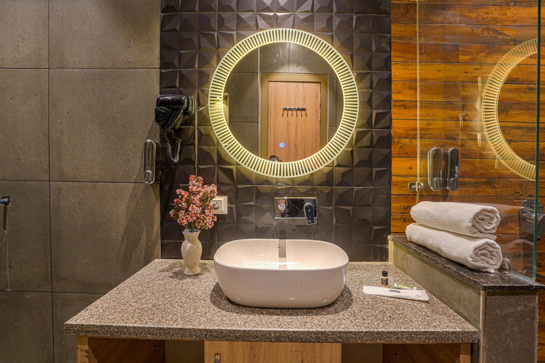 Bathroom 4, Greenwood Villa by Levelup, Amritsar