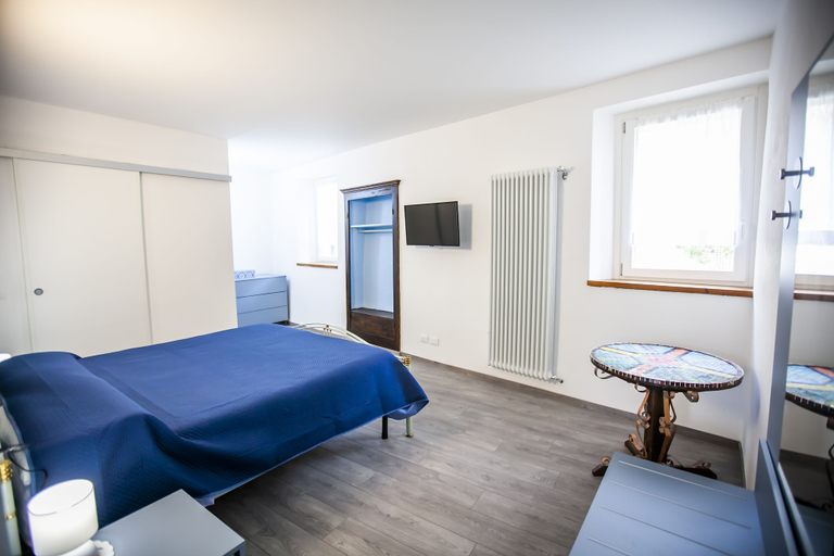 Bedroom 3, Casa di Bruno, Como