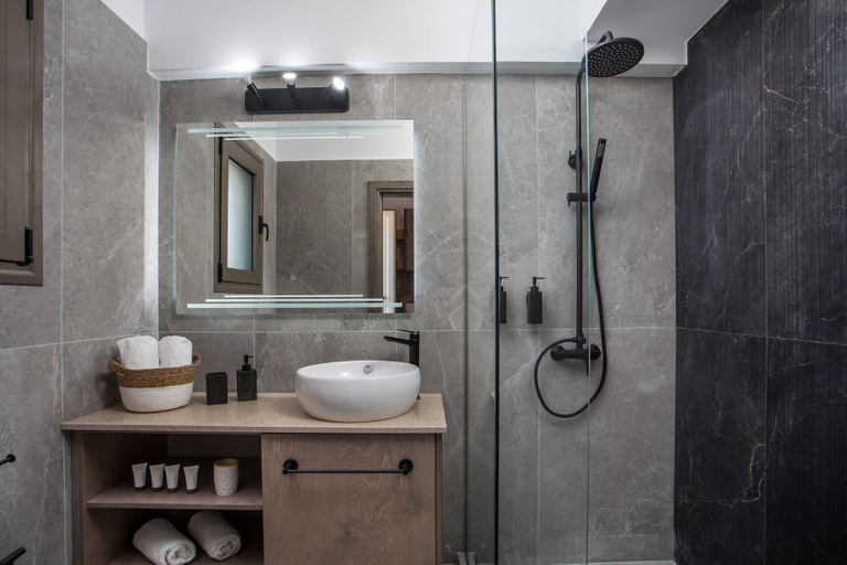 Bathroom 3, Jimmy's Garden, South Aegean