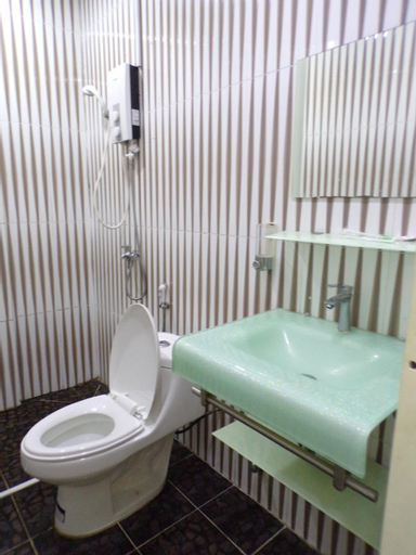 Bathroom 17