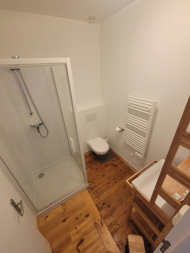 Bathroom 5, La Sucrerie, Eure