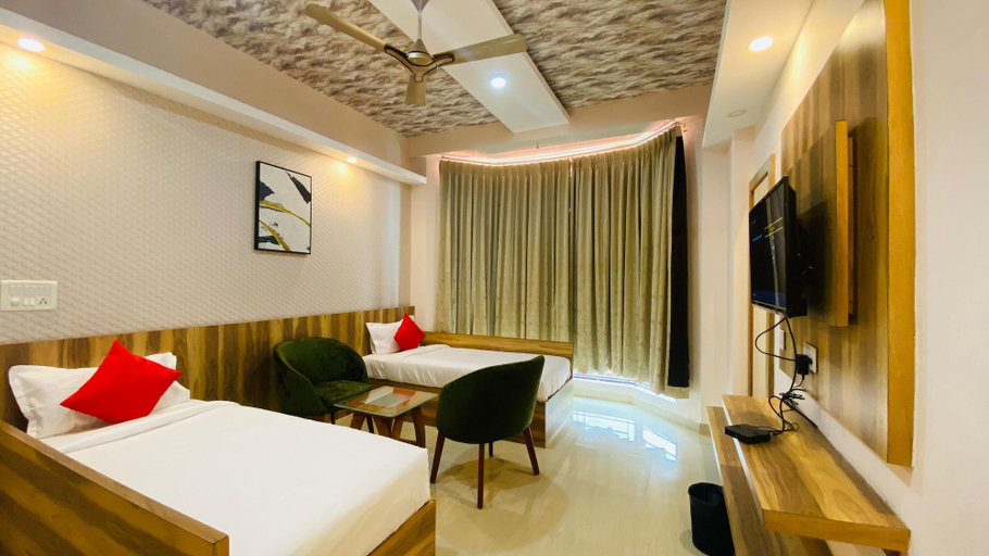 Bedroom 3, De Royale Montana Hotel and Resorts, Dakshina Kannada